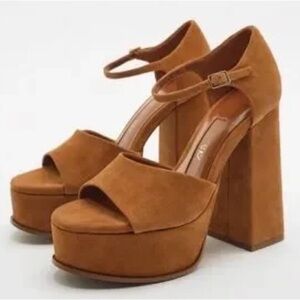Zara Chunky Tan Brown Suede Open Toe 60’s 70’s Vibes Platform Strappy Sandals